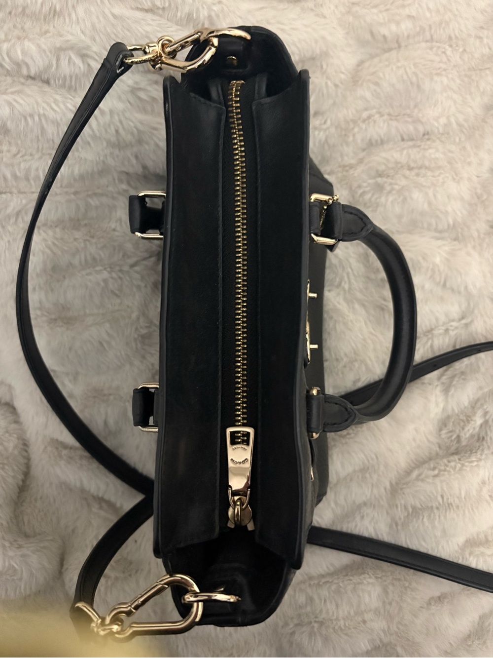 Coach Blake mini carryall. Black Pebbled Leather Satchel with Crossbody Strap - Picture 8 of 12